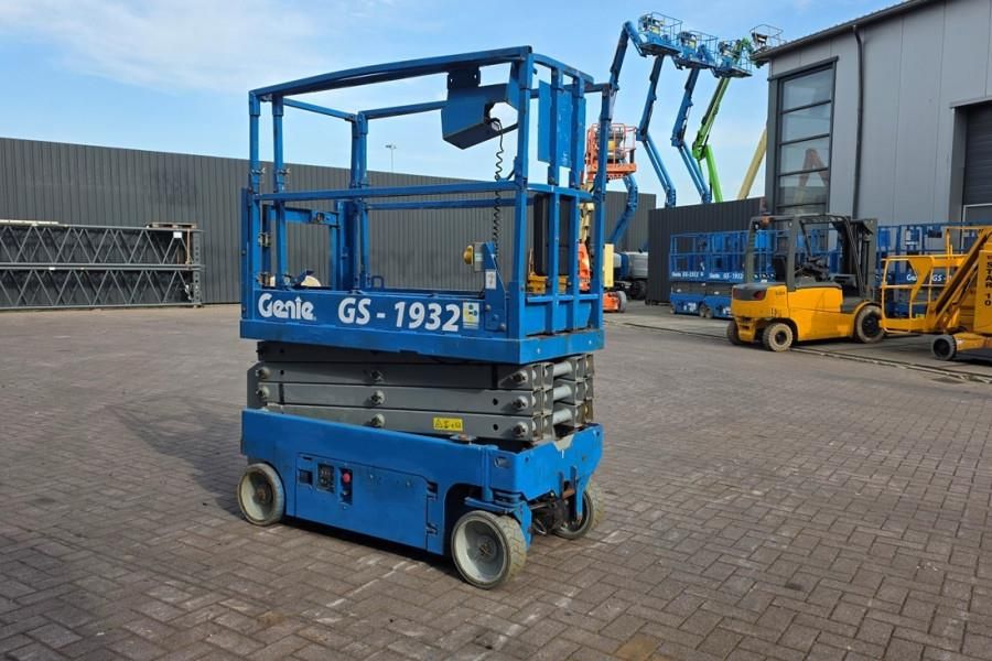 Genie GS1932 Electric, Working Height 7.8 m, 227kg Capac