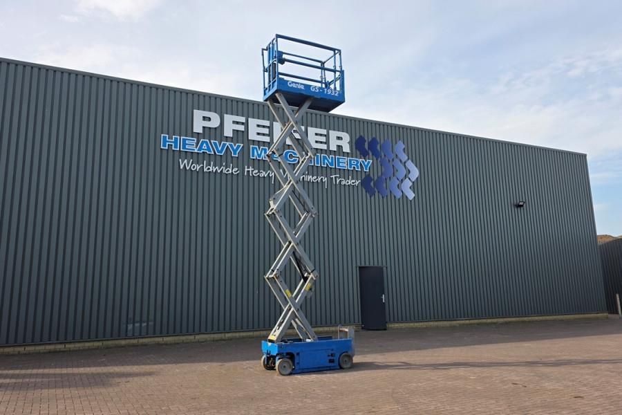 Genie GS1932 Electric, Working Height 7.8 m, 227kg Capac