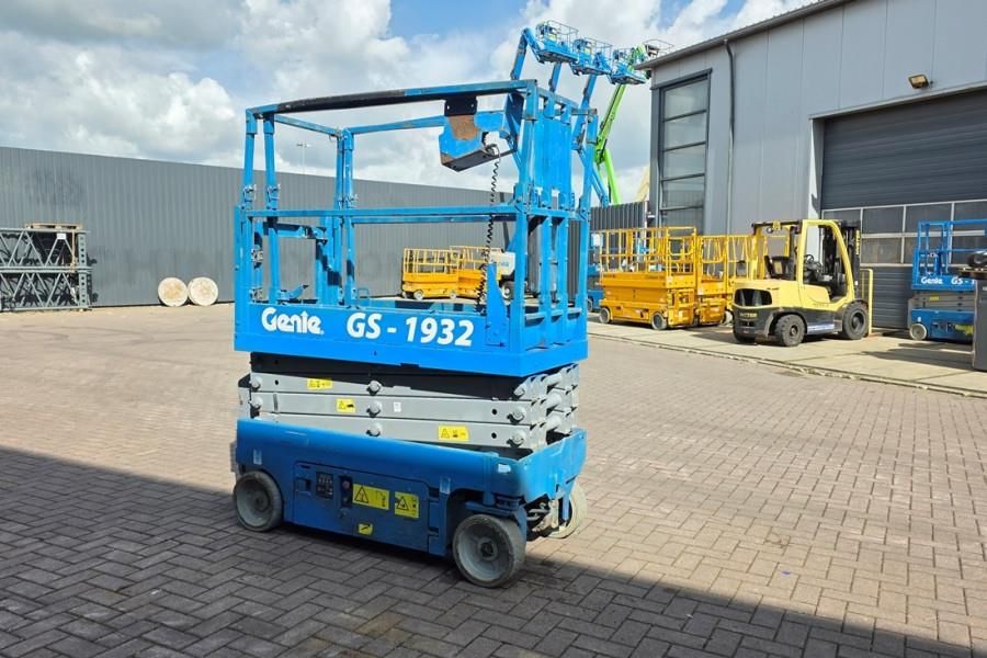 Genie GS1932 Electric, Working Height 7.8 m, 227kg Capac