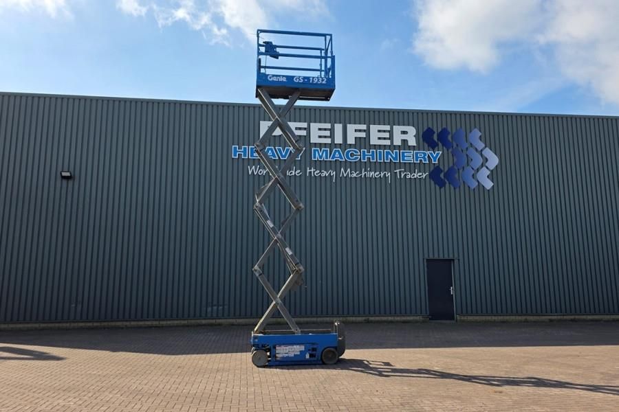 Genie GS1932 Electric, Working Height 7.8 m, 227kg Capac