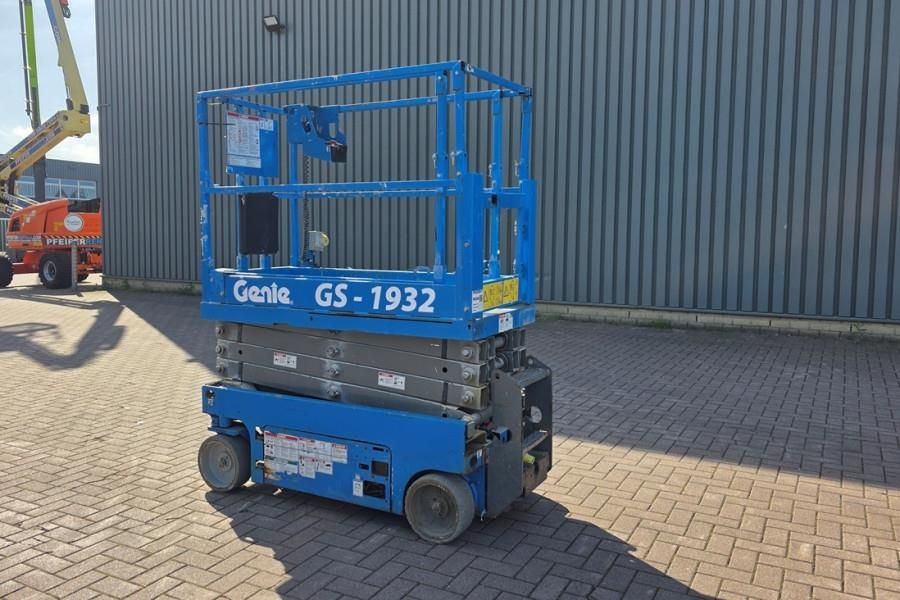 Genie GS1932 Electric, Working Height 7.8 m, 227kg Capac