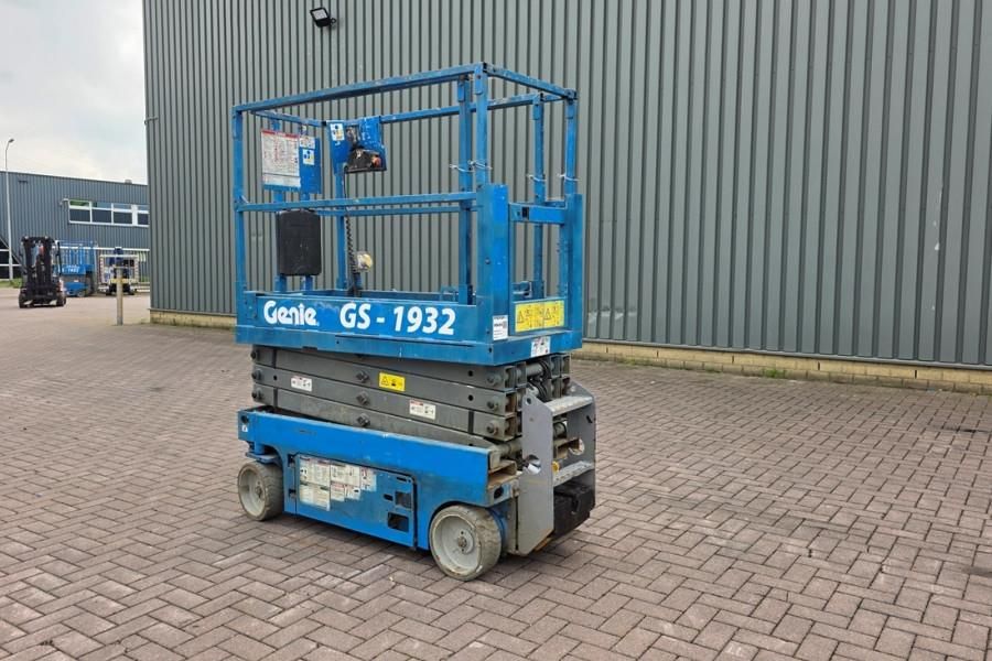 Genie GS1932 Electric, Working Height 7.8 m, 227kg Capac