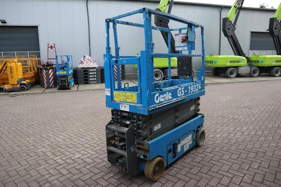 Genie GS1932 Electric, Working Height 7.8 m, 227kg Capac