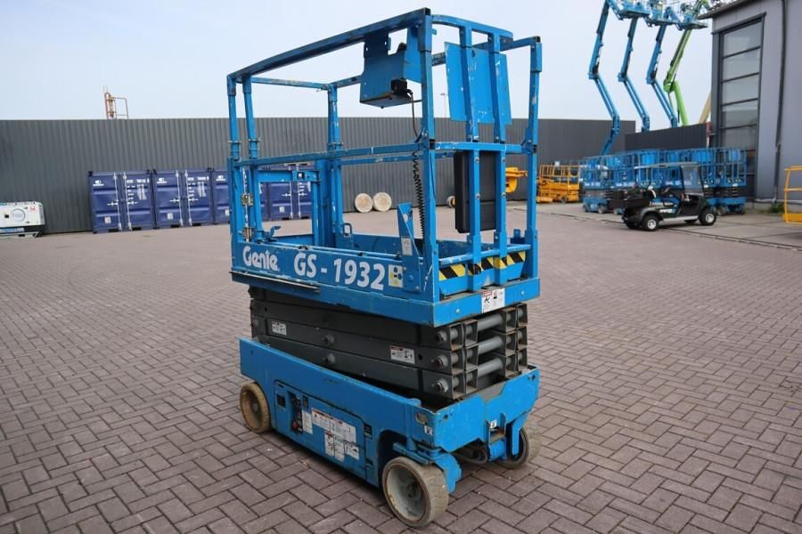 Genie GS1932 Electric, Working Height 7.8 m, 227kg Capac
