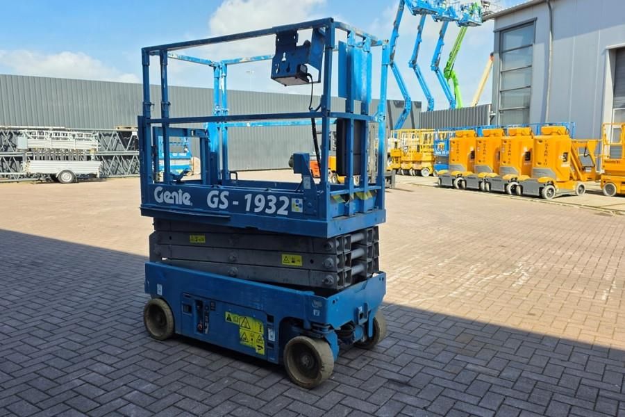 Genie GS1932 Electric, Working Height 7.8 m, 227kg Capac