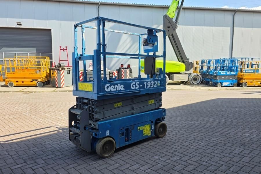 Genie GS1932 Electric, Working Height 7.8 m, 227kg Capac