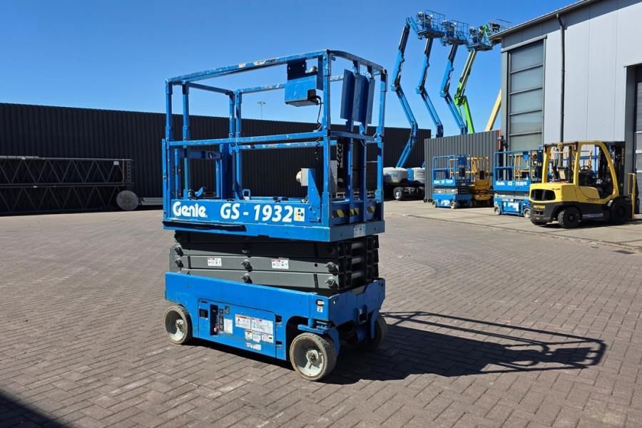 Genie GS1932 Electric, Working Height 7.8 m, 227kg Capac