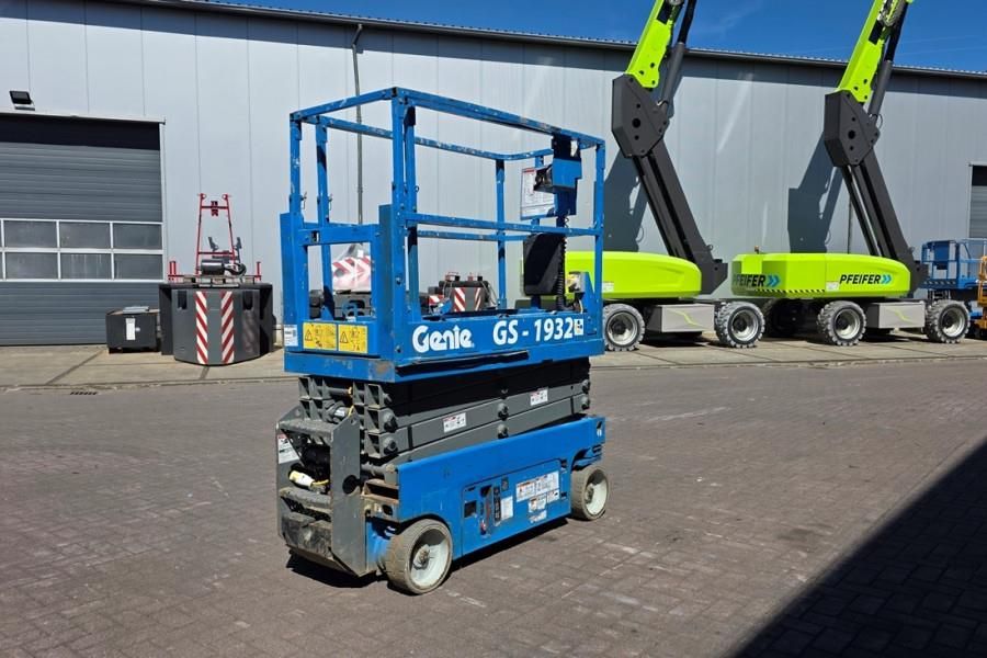 Genie GS1932 Electric, Working Height 7.8 m, 227kg Capac