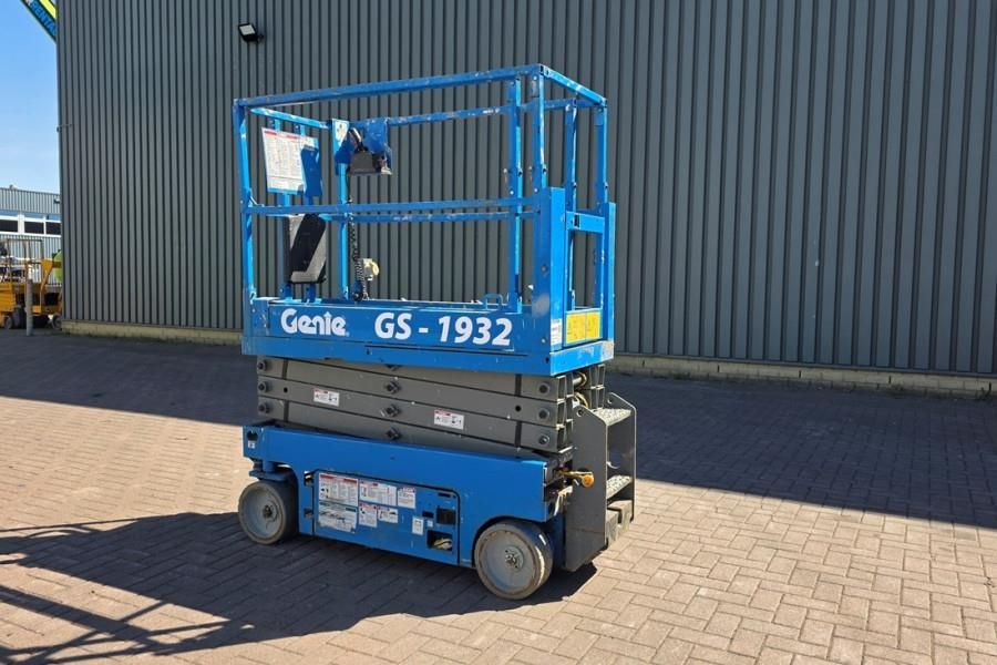 Genie GS1932 Electric, Working Height 7.8 m, 227kg Capac