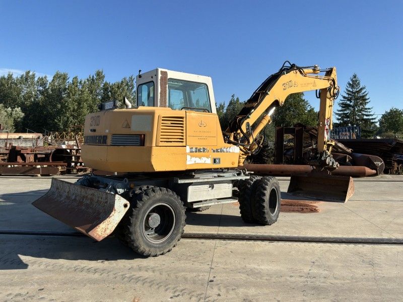 2001 Liebherr A310B Wheeled Excavator