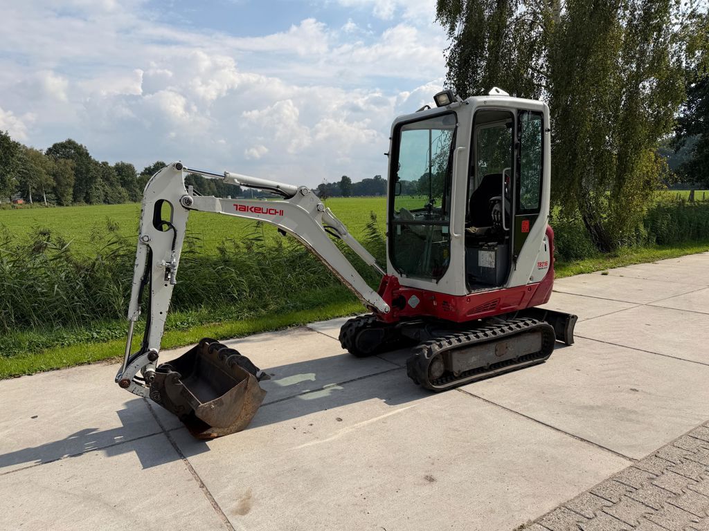 Takeuchi TB216