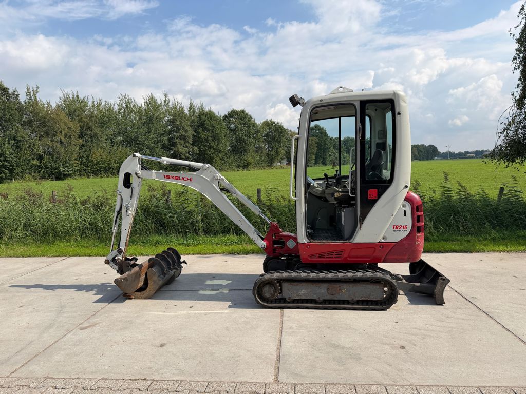 Takeuchi TB216