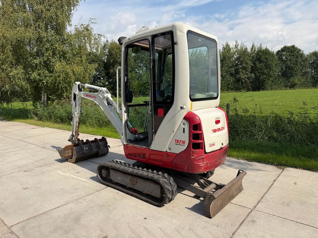 Takeuchi TB216