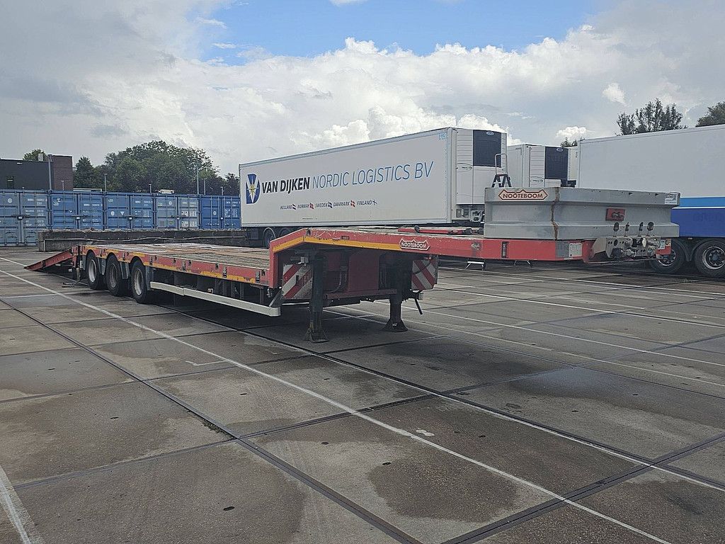 NOOTEBOOM MCOS-48-03 3 ASSEN GEDWONGEN GESTUURD, 3X HYDRAULIC STEERING, HYDRAULIC RAMPS