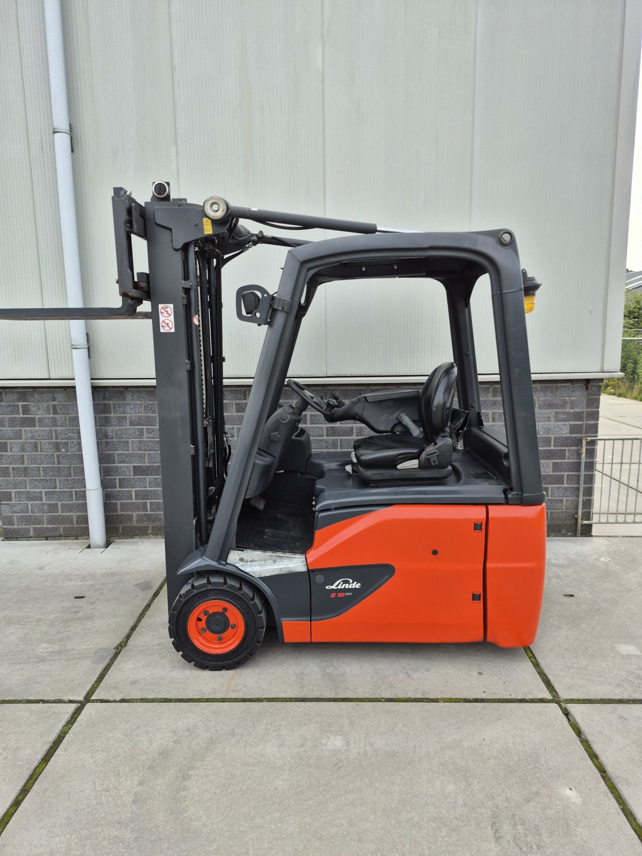 Linde E16-02 bj 2017 6744 uur triplex sideshift 4.620 mm