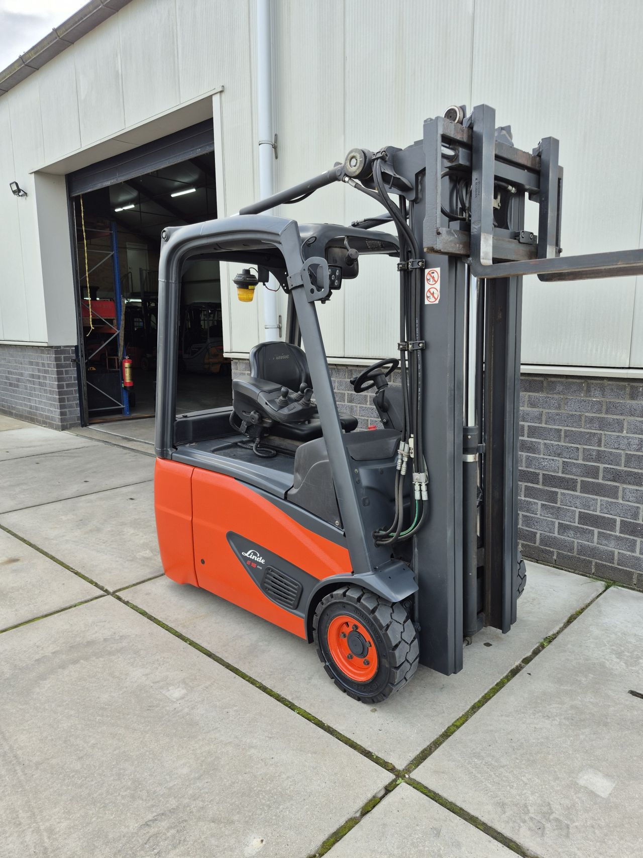 Linde E16-02 bj 2017 6744 uur triplex sideshift 4.620 mm