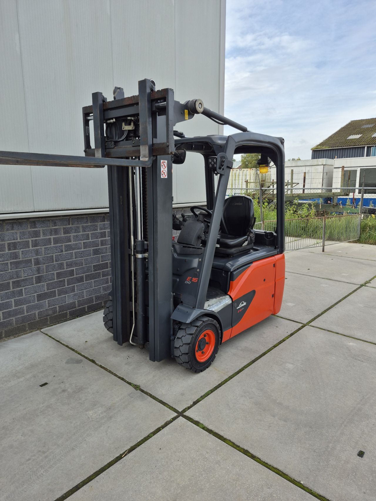 Linde E16-02 bj 2017 6744 uur triplex sideshift 4.620 mm