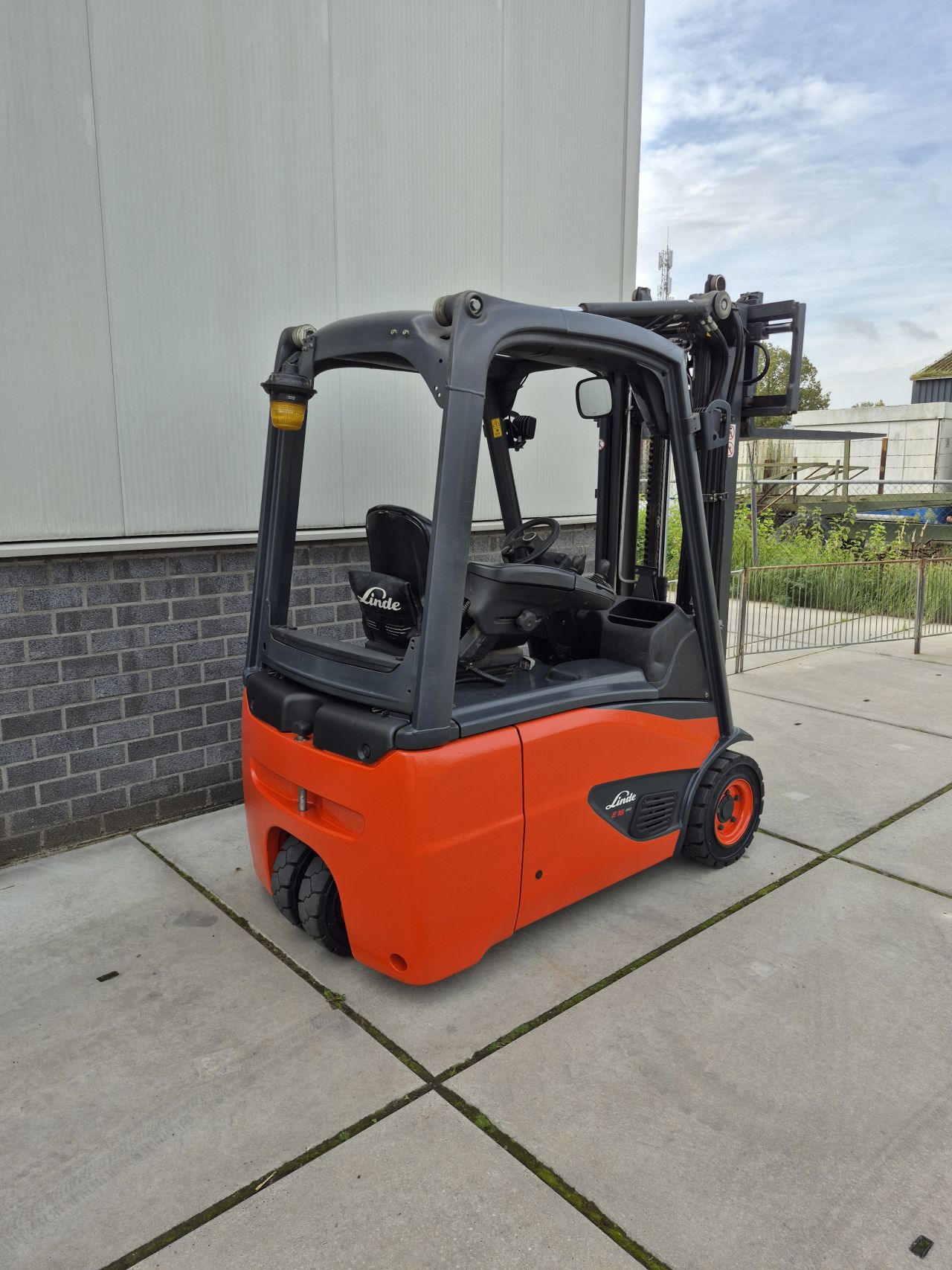 Linde E16-02 bj 2017 6744 uur triplex sideshift 4.620 mm