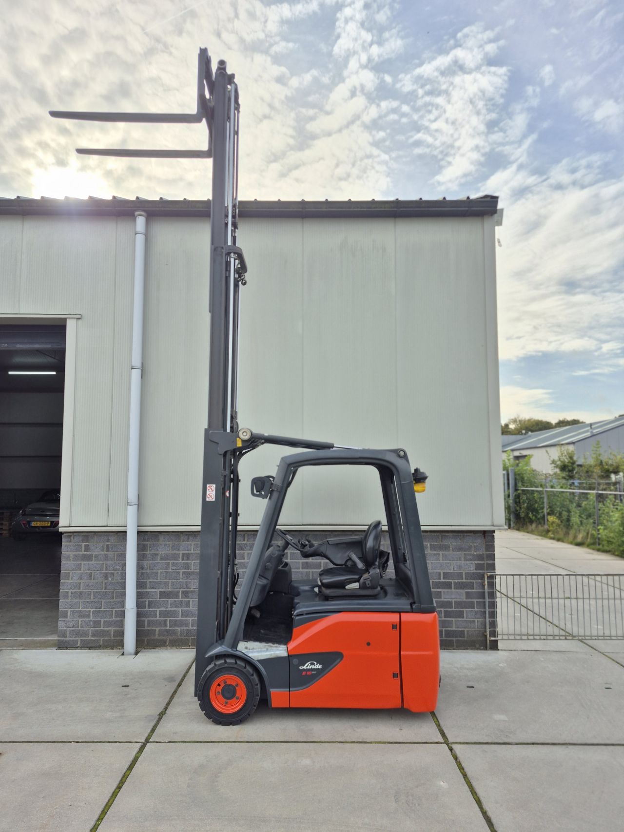 Linde E16-02 bj 2017 6744 uur triplex sideshift 4.620 mm