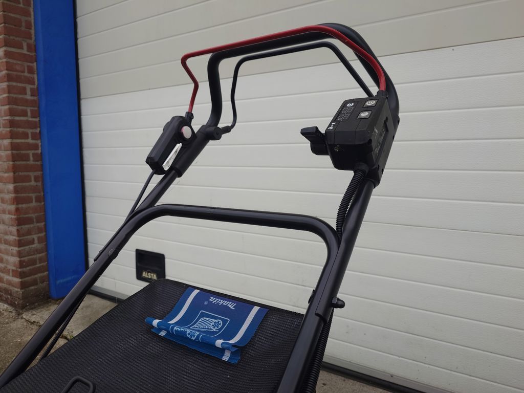 Makita DLM533Z