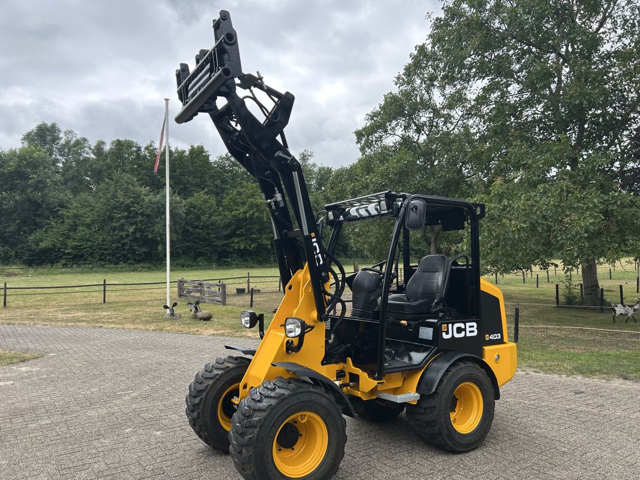 JCB 403 Marge