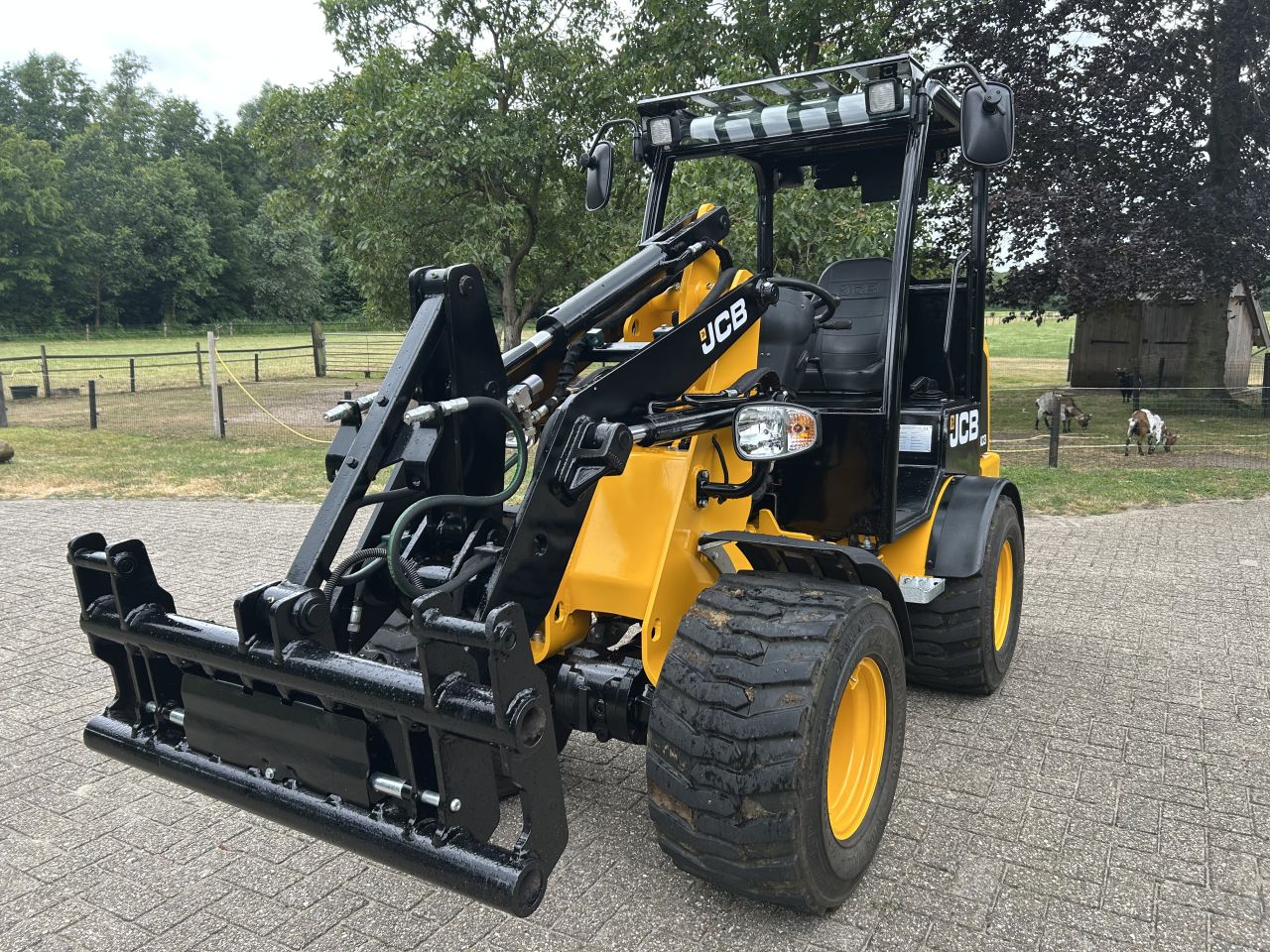 JCB 403 Marge