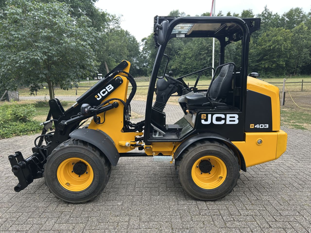 JCB 403 Marge