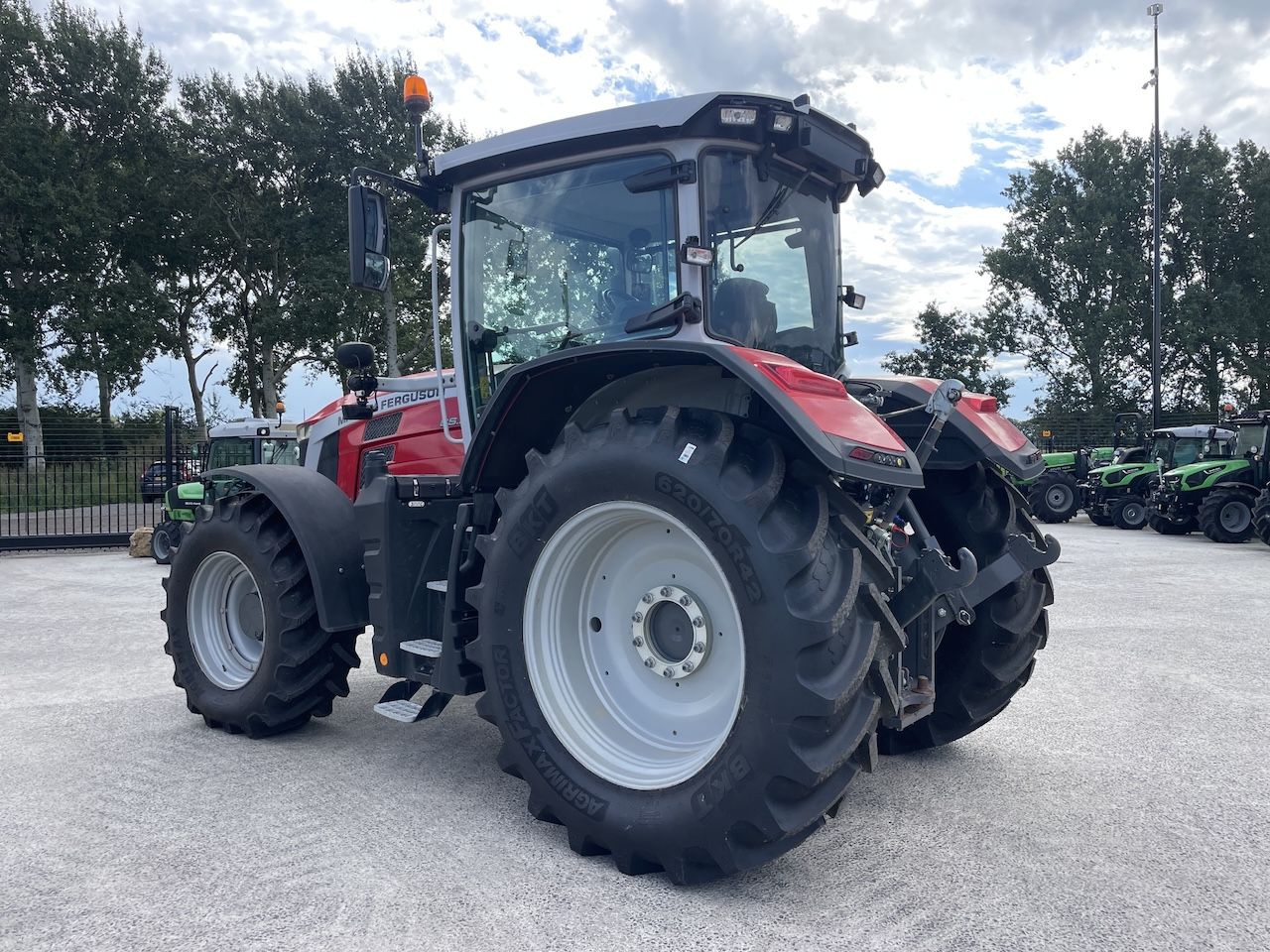 Massey Ferguson 8S.205 Dyna-7