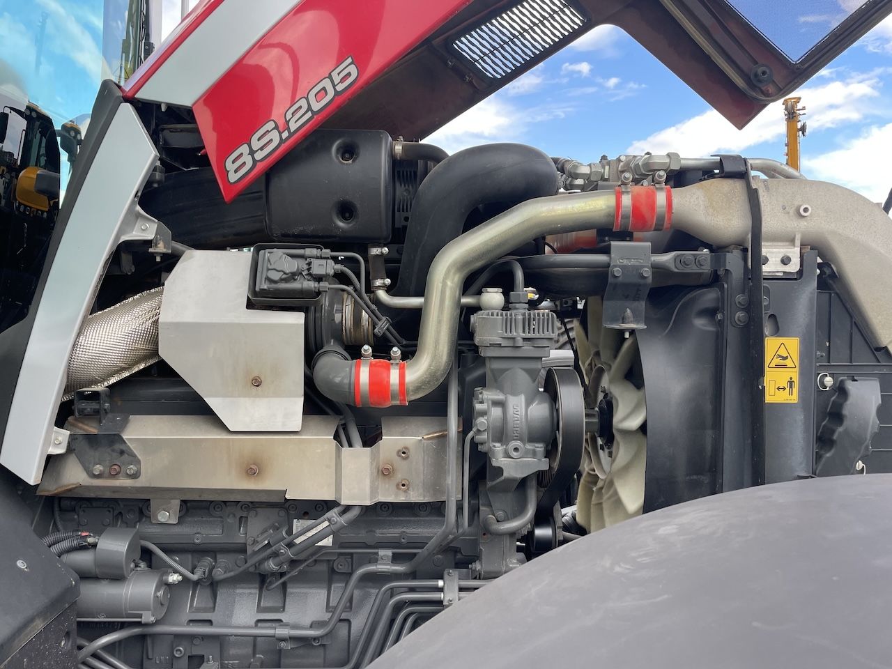 Massey Ferguson 8S.205 Dyna-7