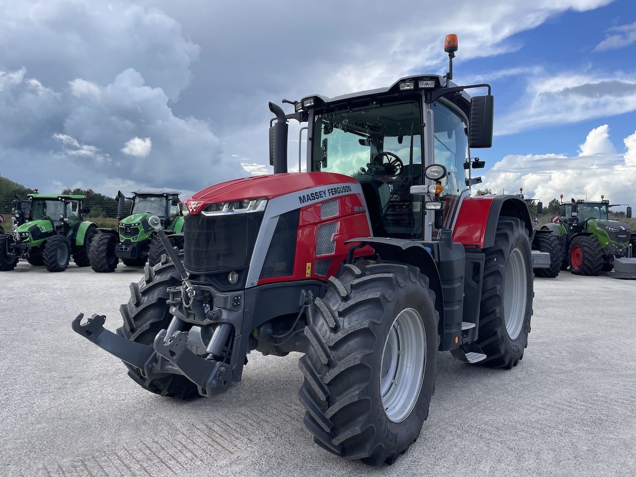 Massey Ferguson 8S.205 Dyna-7