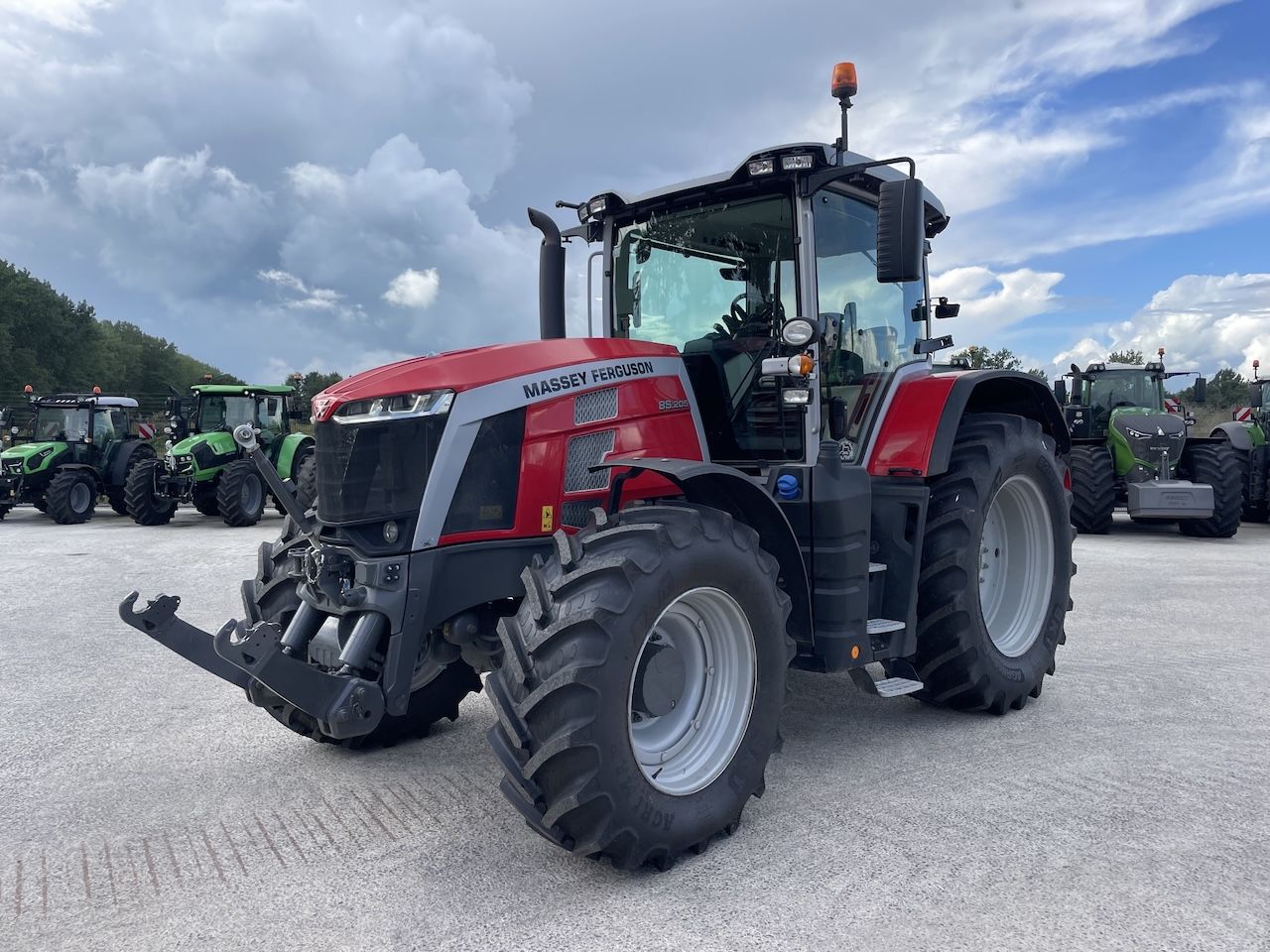 Massey Ferguson 8S.205 Dyna-7