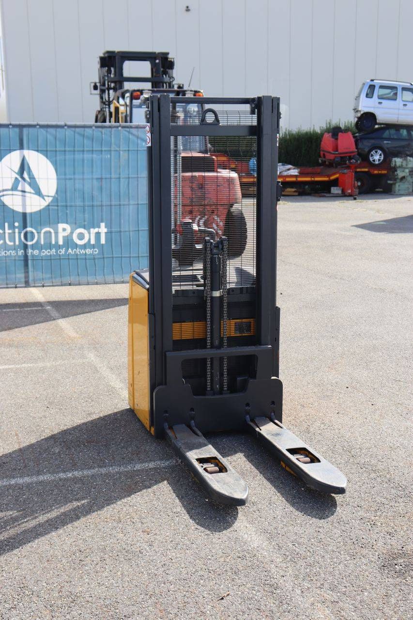 Linde L14 Electric Stacker 1400kg 2021