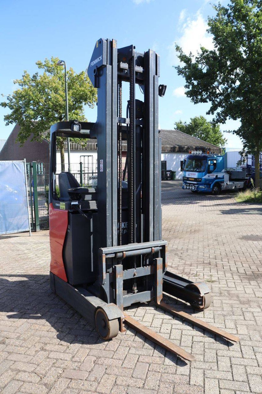 Fenwick-Linde Electric Reach Truck 1400kg 2018