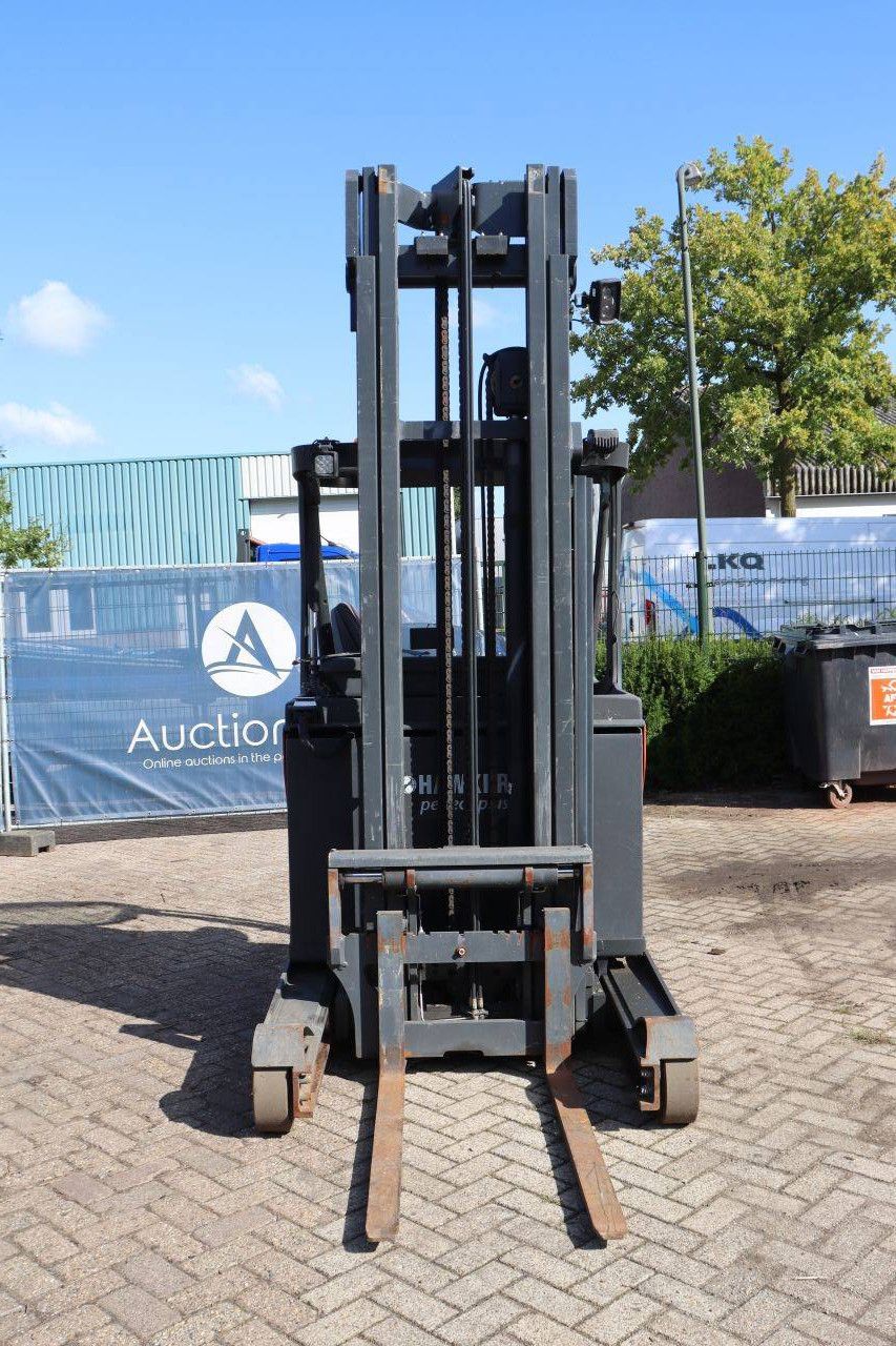 Fenwick-Linde Electric Reach Truck 1400kg 2018