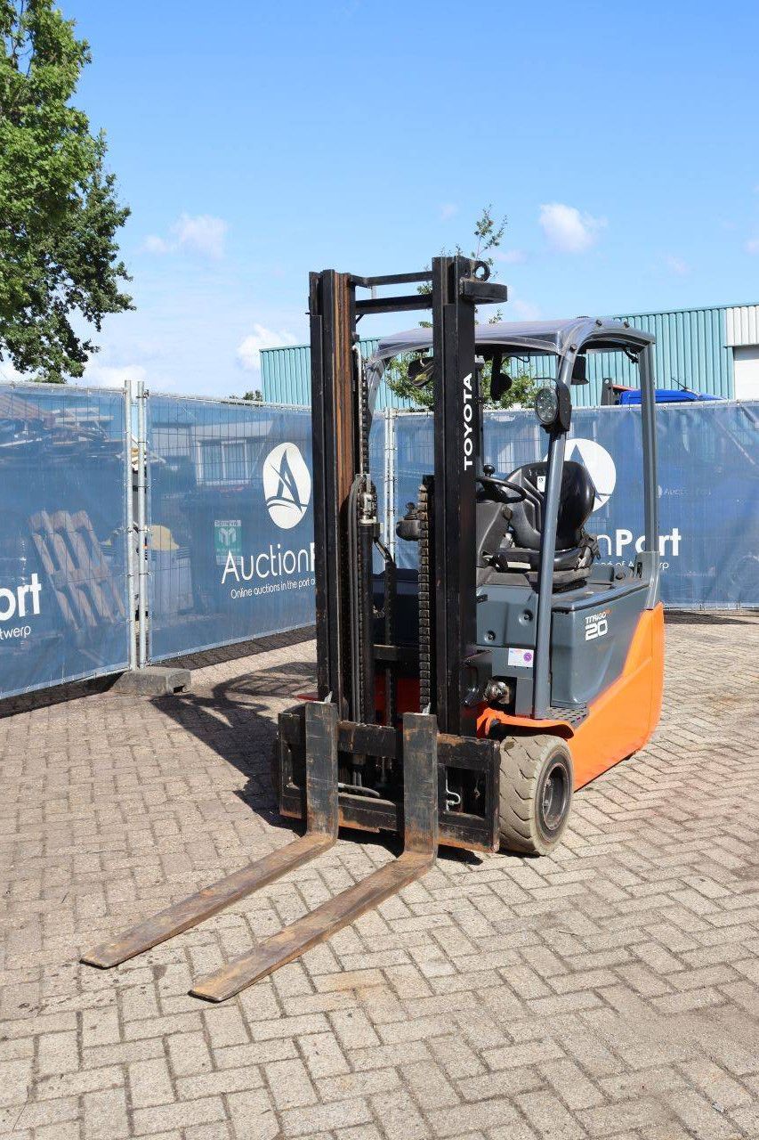 Toyota 8FBE20T Electric Forklift 2000kg 3.3m 2017