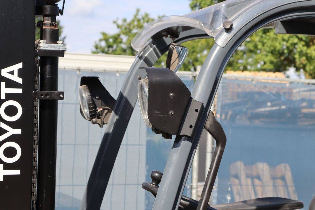 Toyota 8FBE20T Electric Forklift 2000kg 3.3m 2017