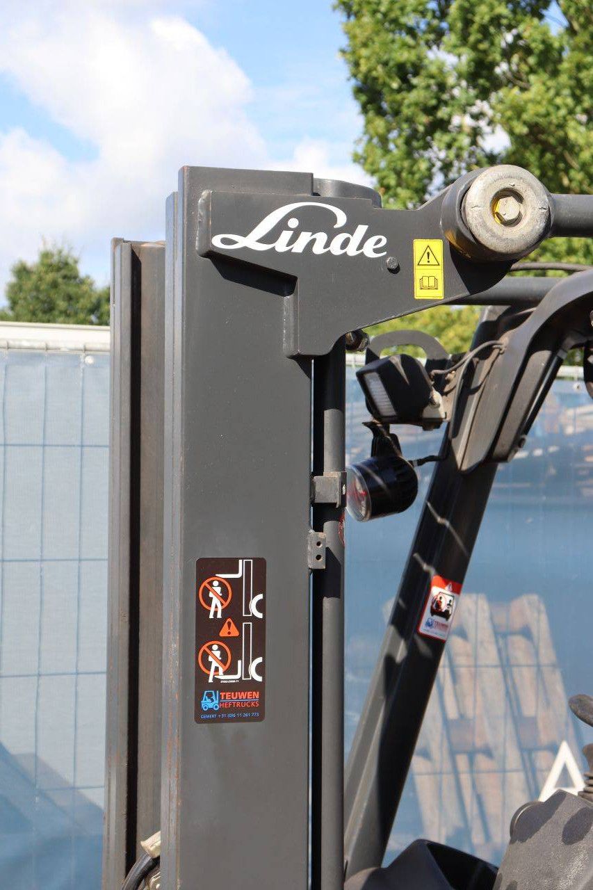 Linde E16-01 Electric Forklift 1600kg 4.0m 2011