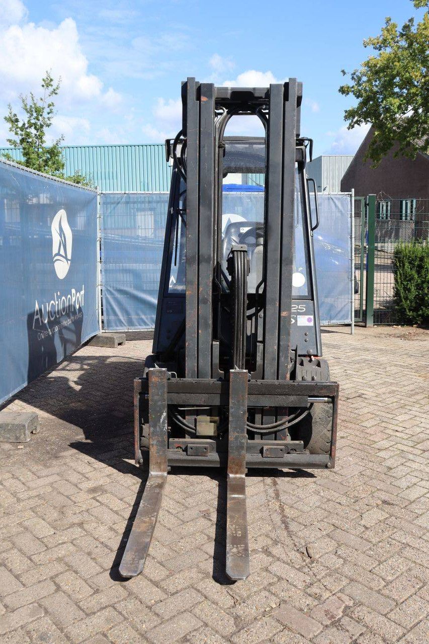 Fenwick E25-03 Electric Forklift 2500kg 4.8m 2011