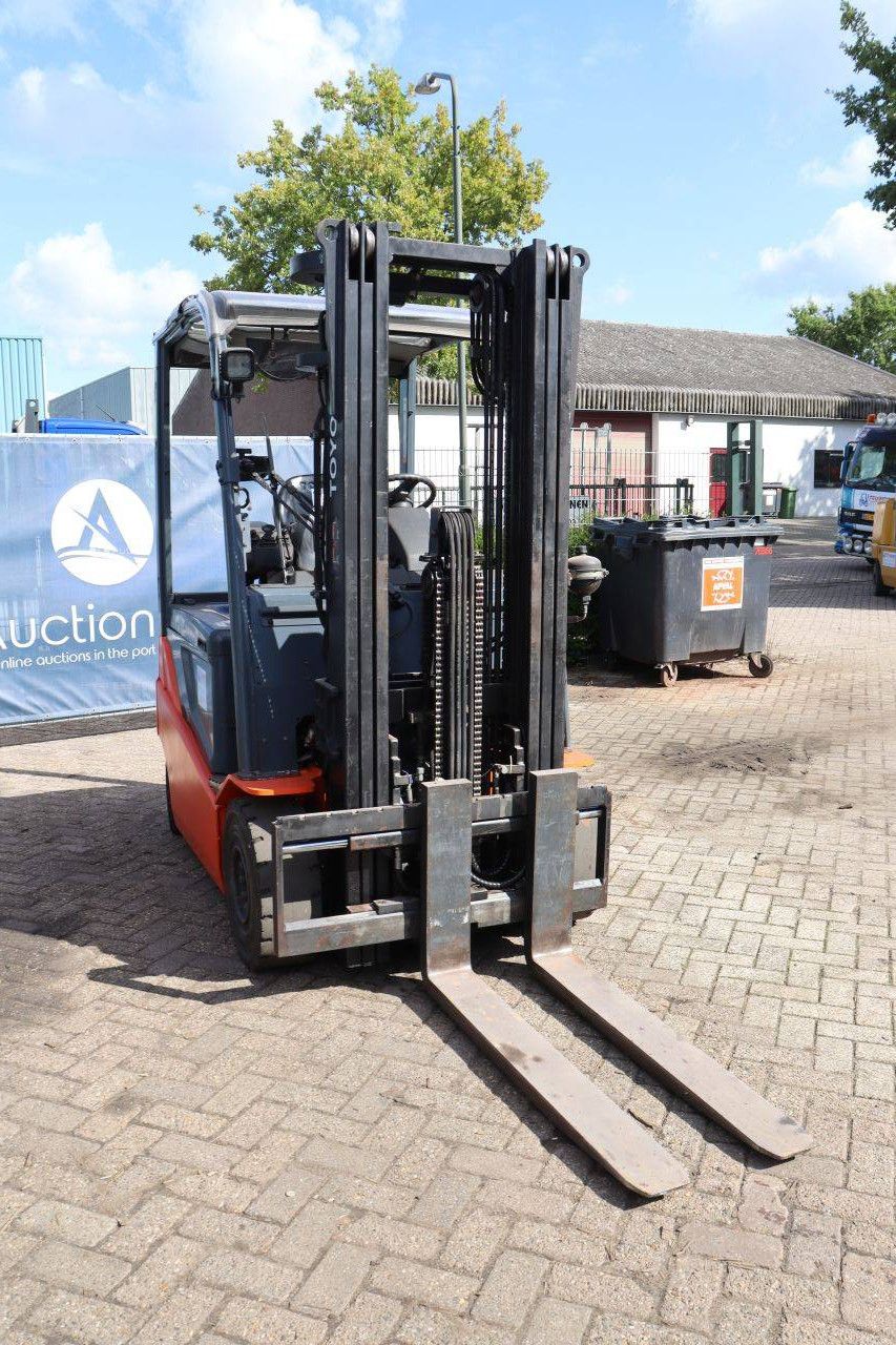Toyota 8FBMKT25 Electric Forklift 2500kg 4.7m 2016