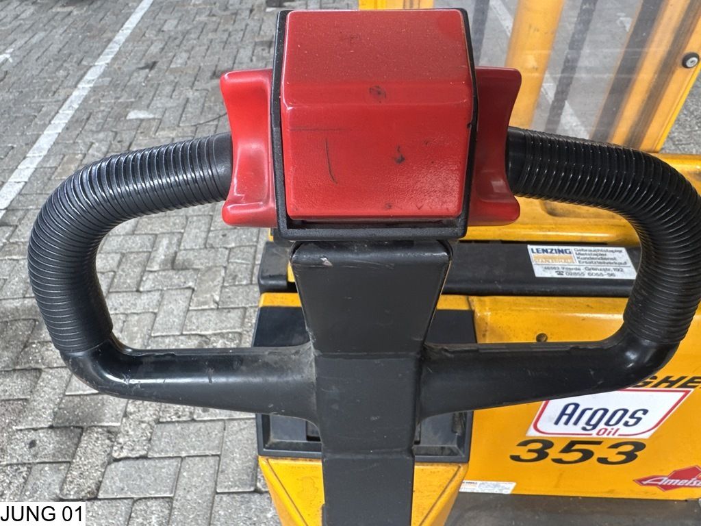 Jungheinrich Reachtruck 290 cm lift height, battery charger.