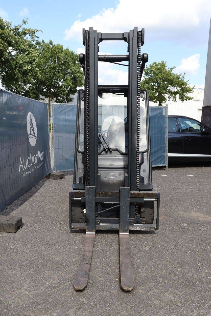Forklift Fenwick-Linde E30-01 Electric 3000kg 4.2m 2012