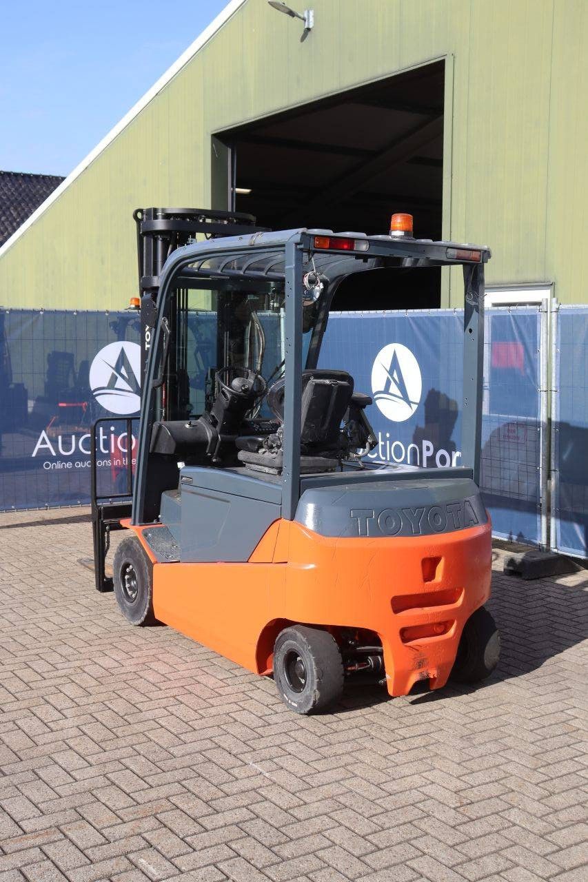Toyota 8FBMT25 Electric Forklift 2360kg 5.5m 2017
