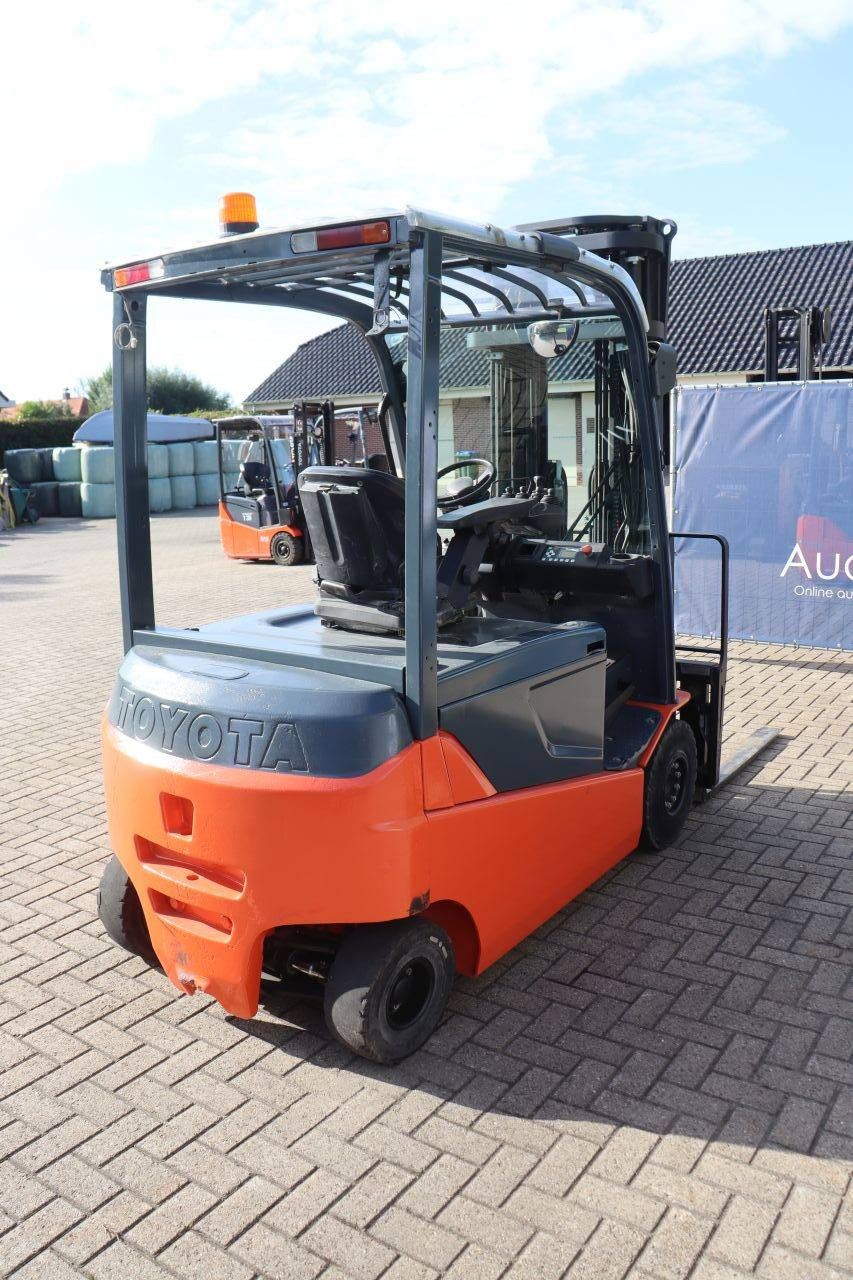 Toyota 8FBMT25 Electric Forklift 2360kg 5.5m 2017