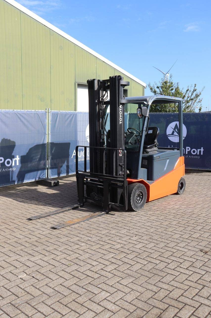 Toyota 8FBMT25 Electric Forklift 2360kg 5.5m 2017