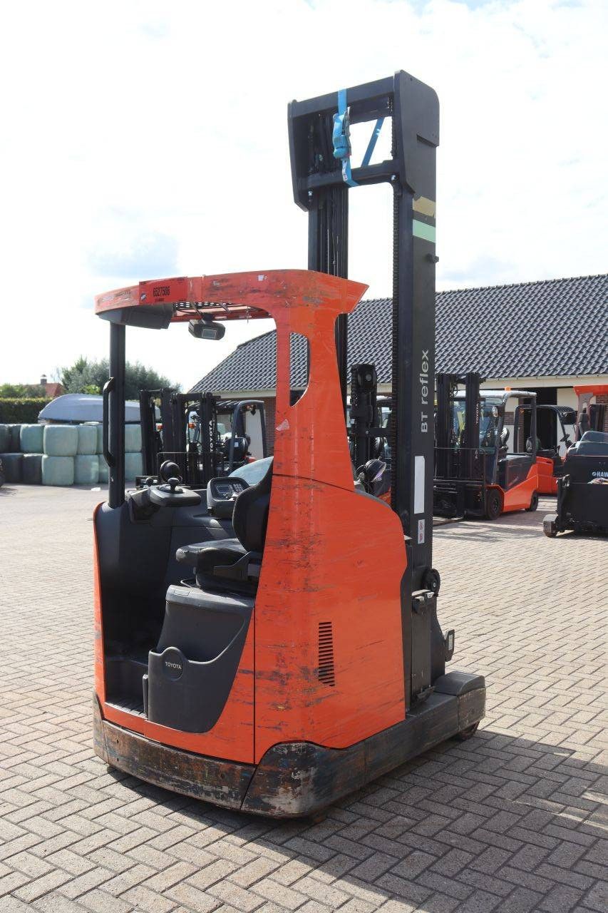 Toyota RRE140H Electric Reach Truck 1400kg 2017