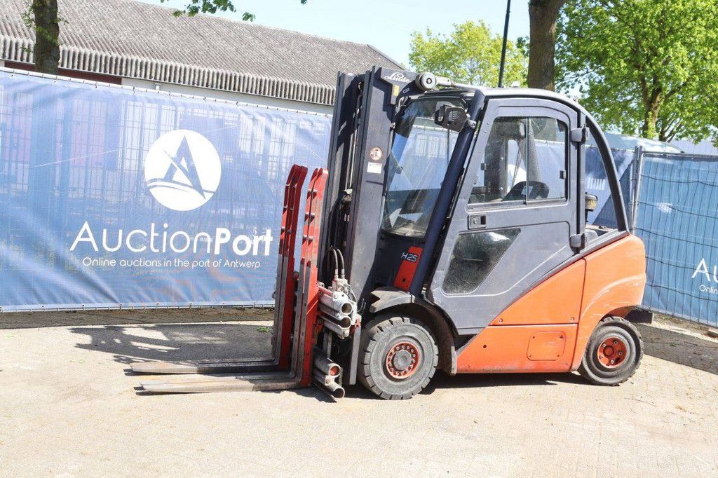 Linde H25D Diesel-Gabelstapler 2500 kg 7 m 2004
