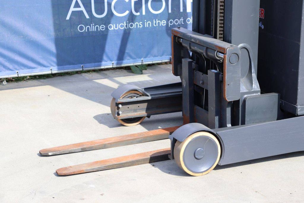 Fenwick-Linde R14HD-01 Electric Reach Truck 1400kg 9.0m 2021