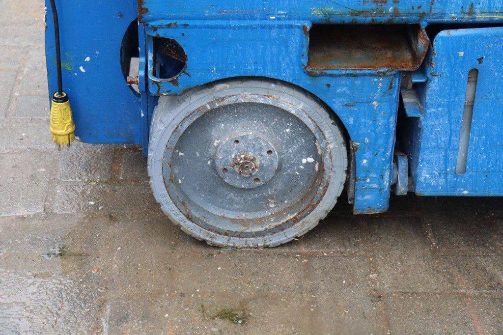 Scherenarbeitsbühne Haulotte Optimum 8 Elektro 230 kg 7,8 m 2008