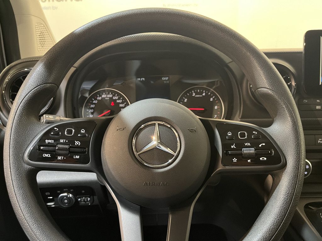Mercedes-Benz Citan 113 L2 Pro Automaat Benzine / Euro 6 / Airco / CarPlay / Cruise Control / Camera / Trekhaak / LMV / 14.000 KM !!