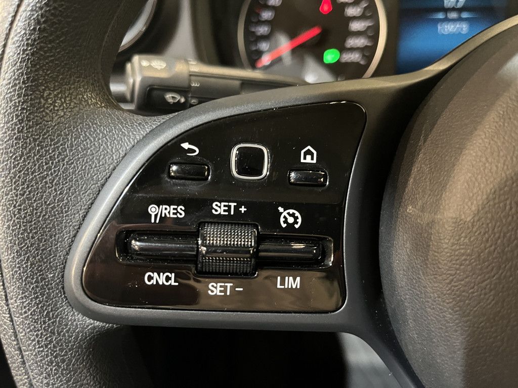Mercedes-Benz Citan 113 L2 Pro Automaat Benzine / Euro 6 / Airco / CarPlay / Cruise Control / Camera / Trekhaak / LMV / 14.000 KM !!